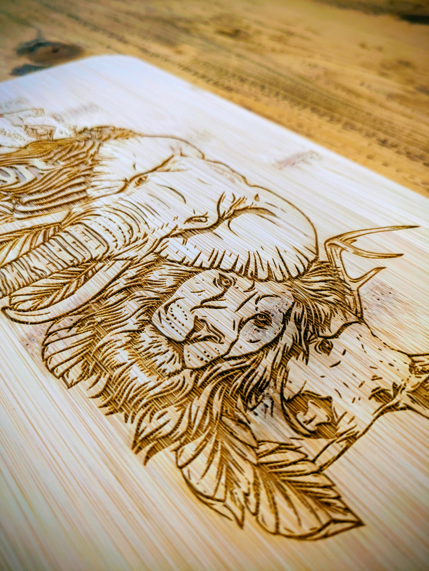 Engraved Bamboo Chopping Board with Handle | Wildlife Animal Design Cutting Board | Rustic Kitchen Decor Gift | Housewarming Present